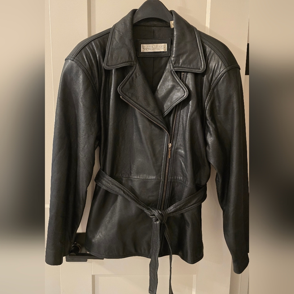 Valerie Stevens New Zealand Lambskin Black Belted Jacket Women's Sz 12 - Picture 1 of 9